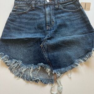 We The Free People Women’s 25 Bailey Raw Hem Mini Skirt Blue Wash Denim (E4)‎